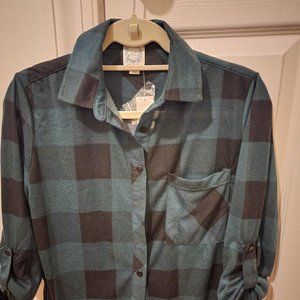 Green long sleeve top